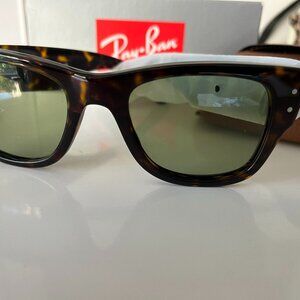 RAY BAN - UNISEX TORTOISE FRAME/GREEN LENSES